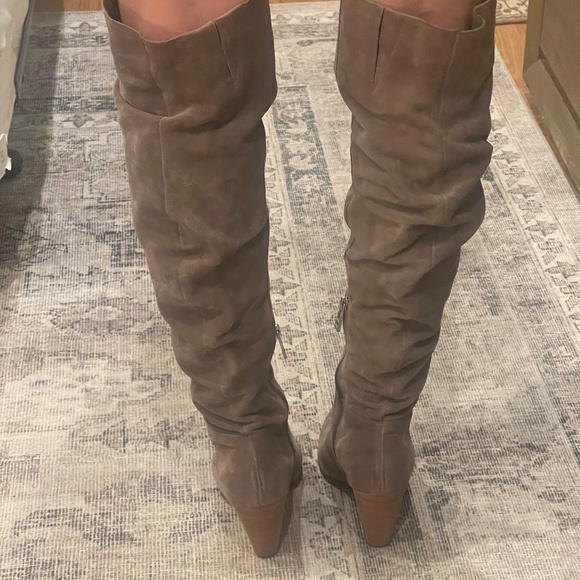 CHARLES BY CHARLES DAVID Noelle Over-The-Knee Slouch Boots size 9 beige - Picture 11 of 16